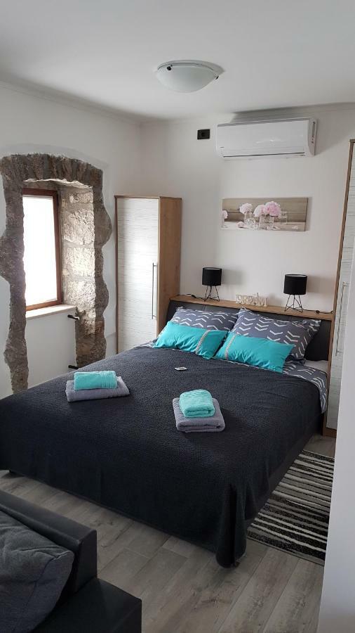 Villa Kos Lupoglav エクステリア 写真