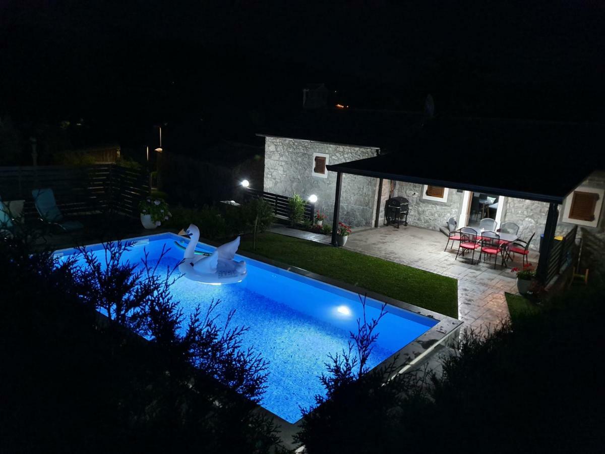Villa Kos Lupoglav エクステリア 写真