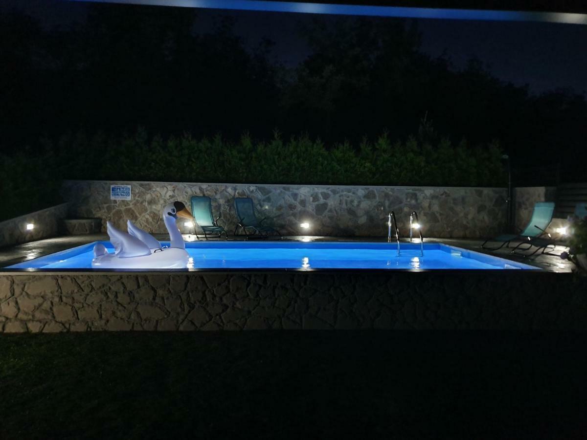 Villa Kos Lupoglav エクステリア 写真